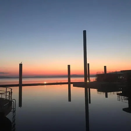 Floating Village Brombachsee 船上ホテル