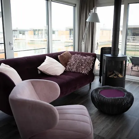 Floating Village Brombachsee 船上ホテル 4*