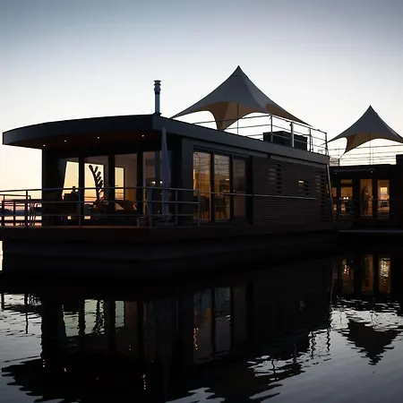 船上ホテル Floating Village Brombachsee