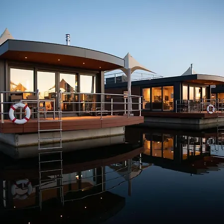 船上ホテル Floating Village Brombachsee 4*